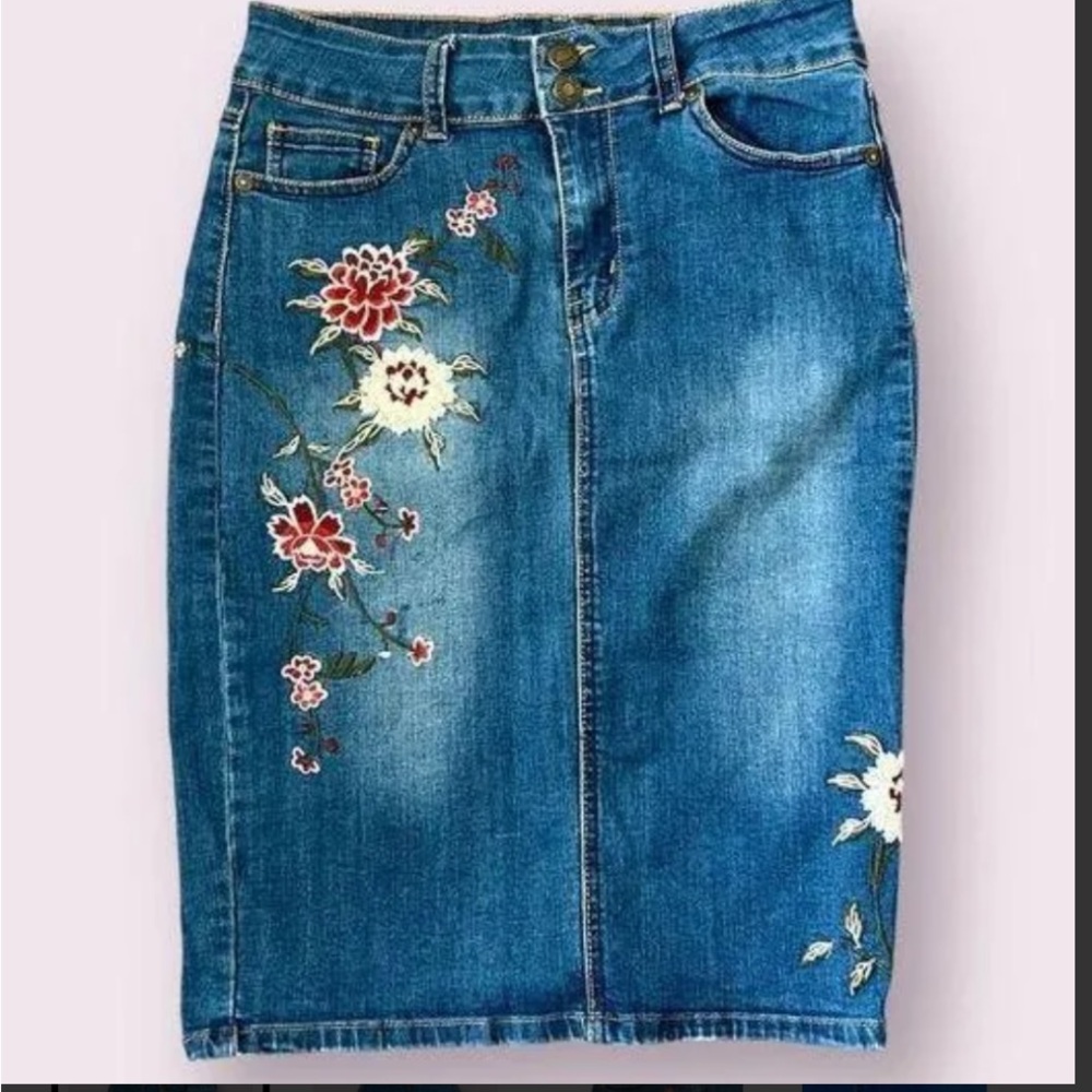 Sandpiper Women Straight Jean Skirt Denim Embroidered Floral Boho Blue Size 6